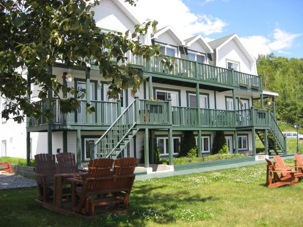 Hotel Sous La Croix 152725 Tadoussac Εξωτερικό φωτογραφία