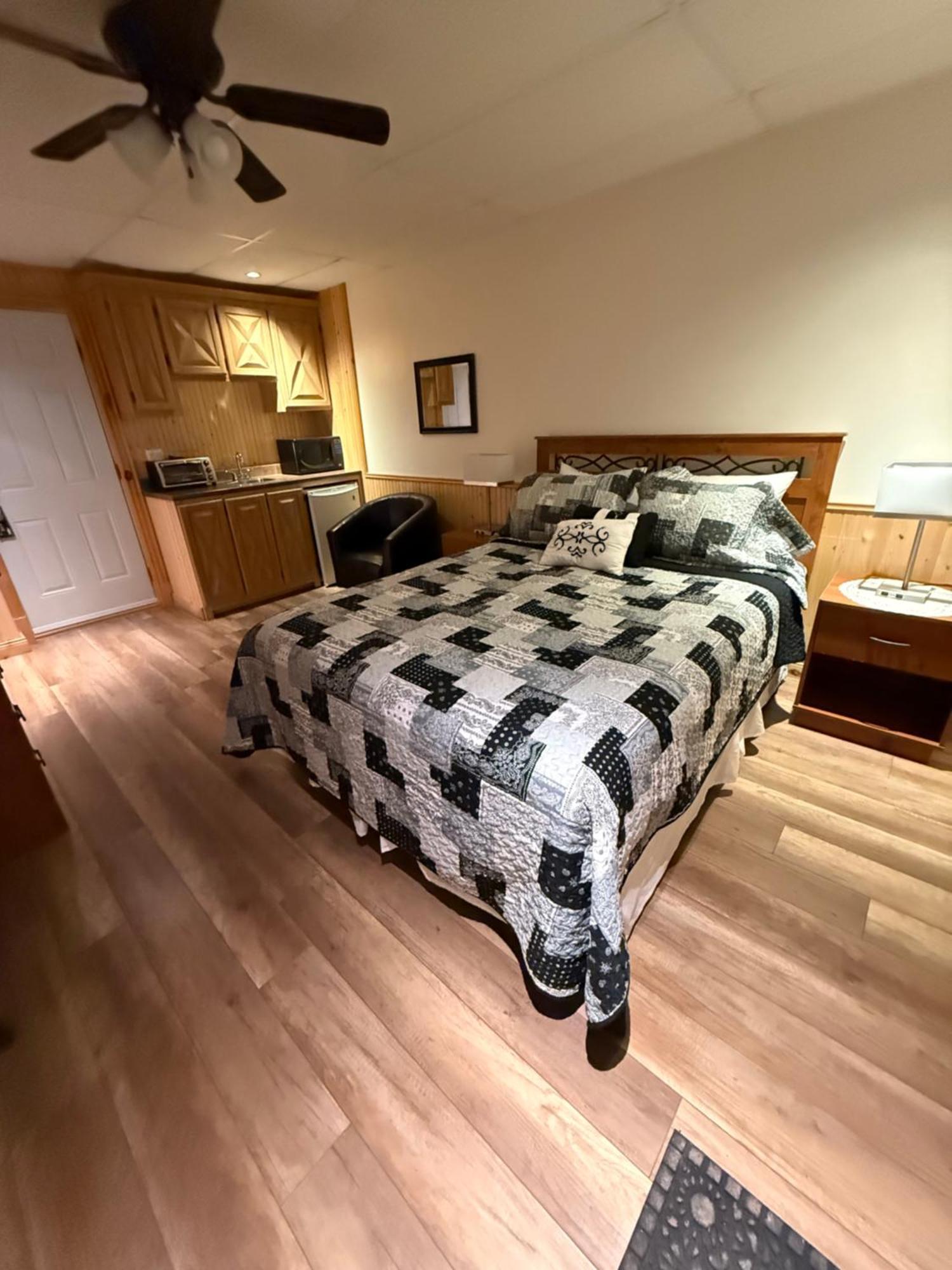 Hotel Sous La Croix 152725 Tadoussac Εξωτερικό φωτογραφία