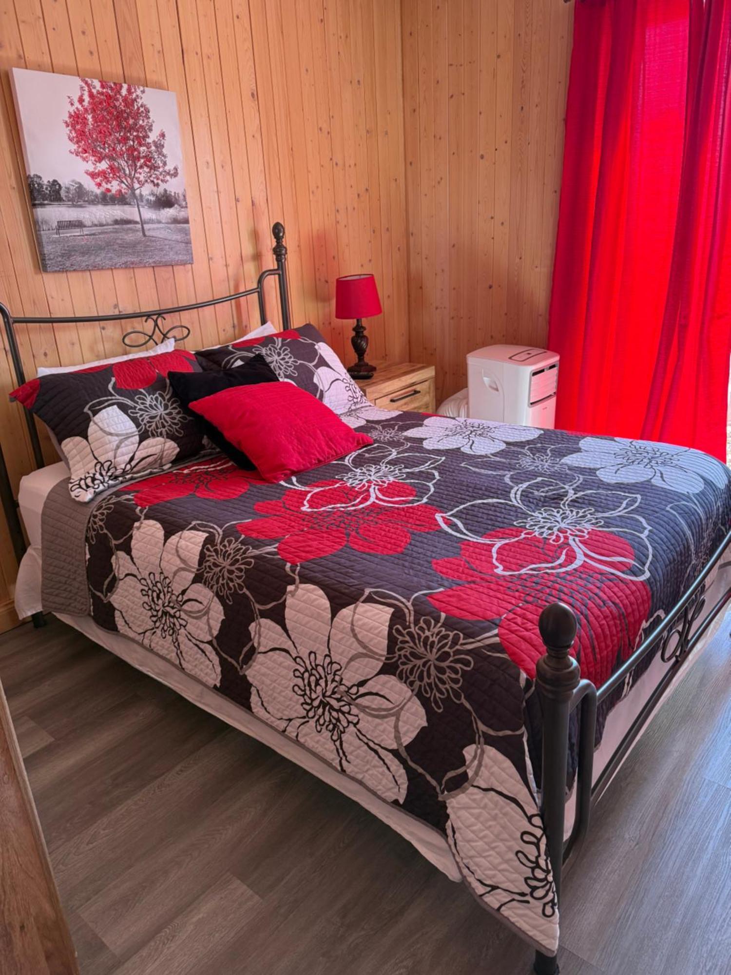 Hotel Sous La Croix 152725 Tadoussac Εξωτερικό φωτογραφία