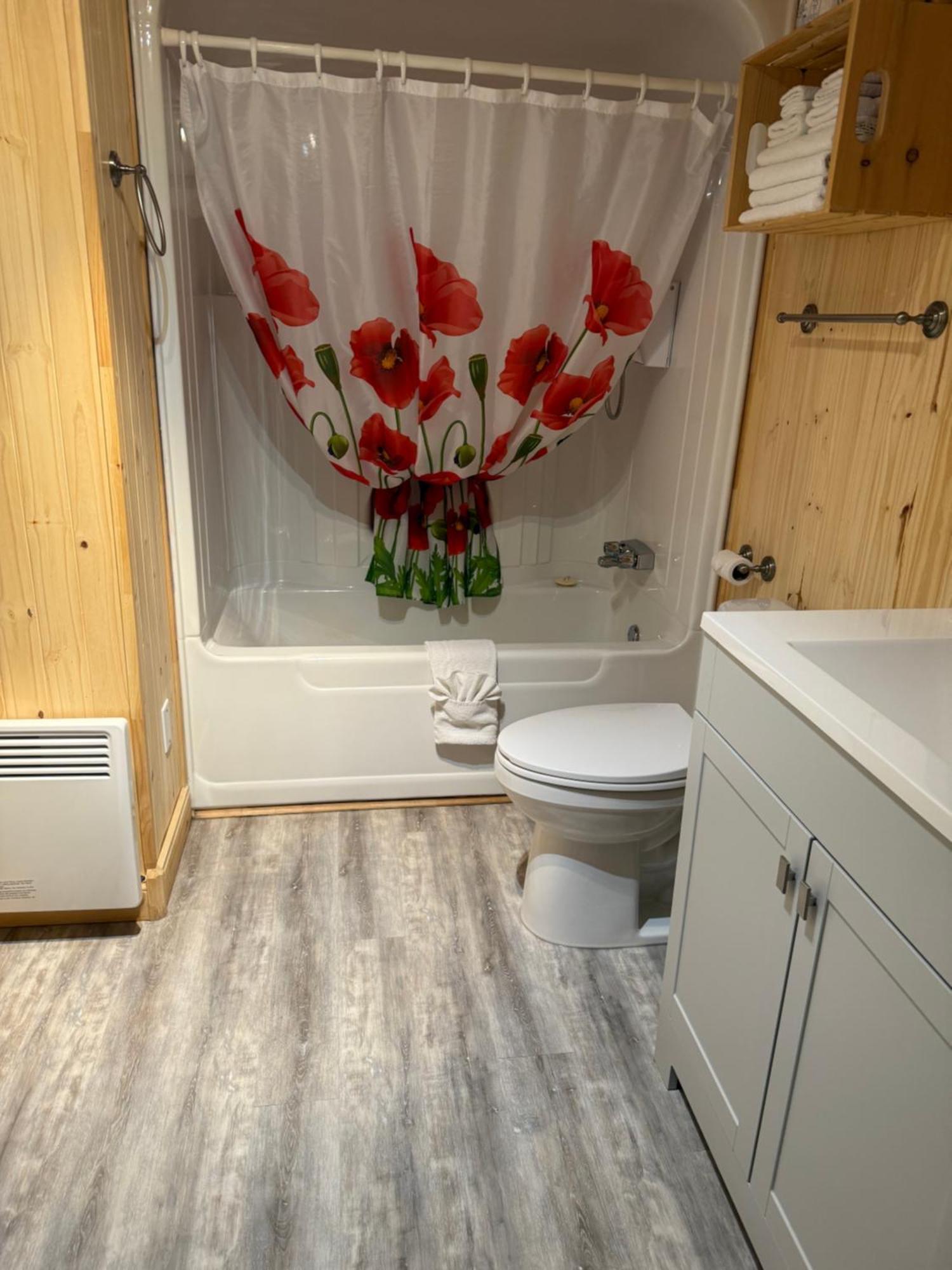 Hotel Sous La Croix 152725 Tadoussac Εξωτερικό φωτογραφία