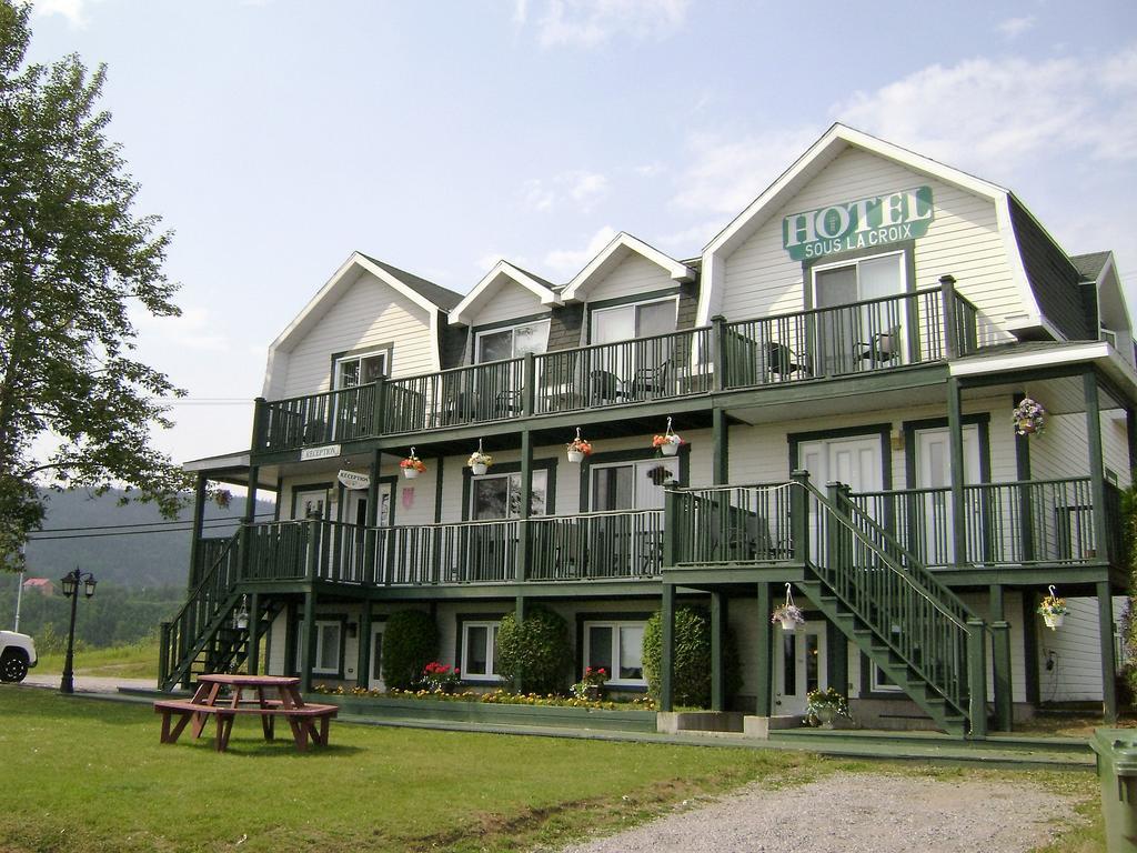 Hotel Sous La Croix 152725 Tadoussac Εξωτερικό φωτογραφία