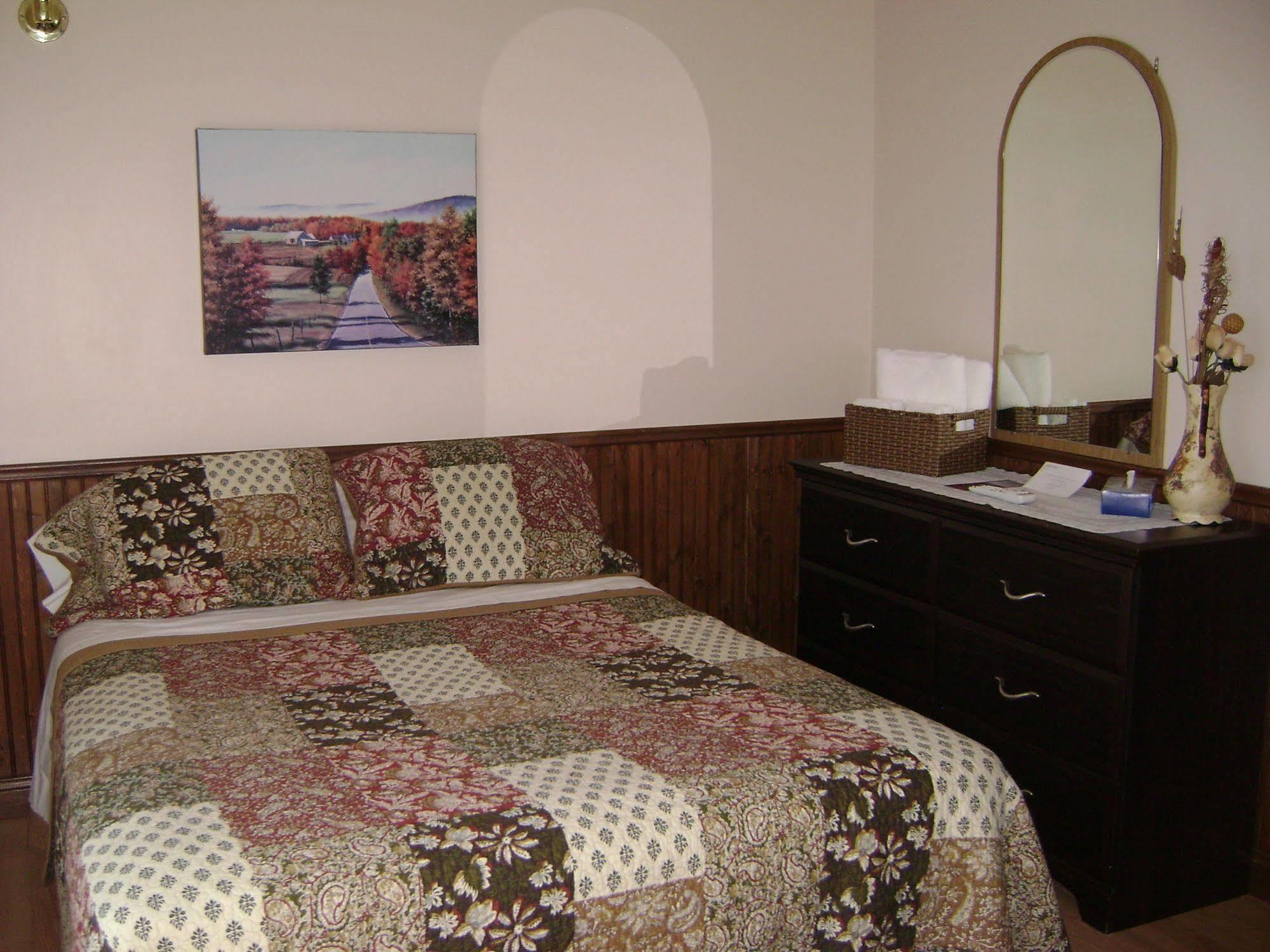 Hotel Sous La Croix 152725 Tadoussac Εξωτερικό φωτογραφία