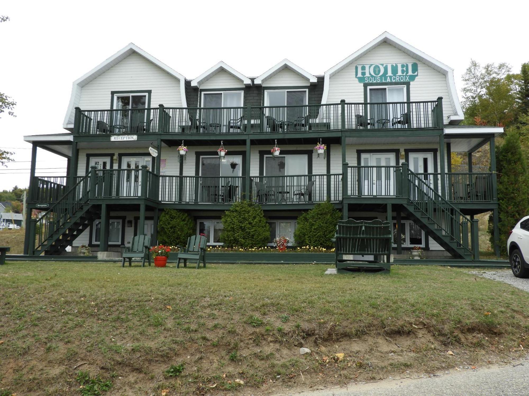 Hotel Sous La Croix 152725 Tadoussac Εξωτερικό φωτογραφία